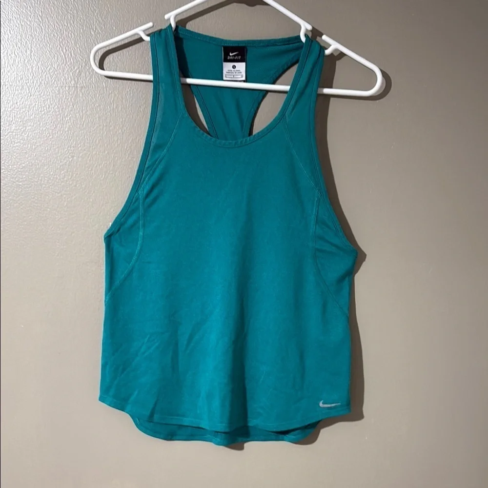 Nike Green Sleeveless Crop Tank Top
